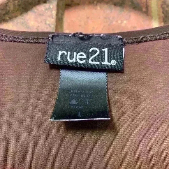 Y2K Rue21 Brown and Gold belted top with a flowy design - Picture 4 of 4